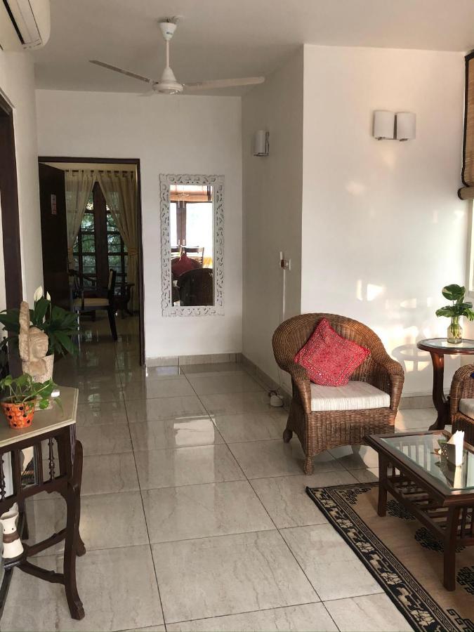 Bed and Breakfast The Neem Neu-Delhi Exterior foto