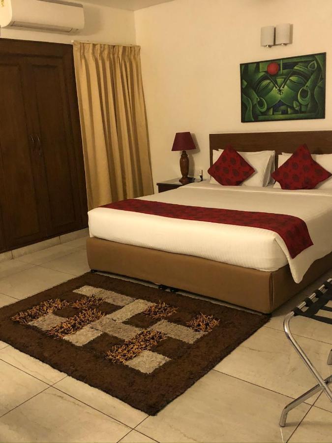 Bed and Breakfast The Neem Neu-Delhi Exterior foto