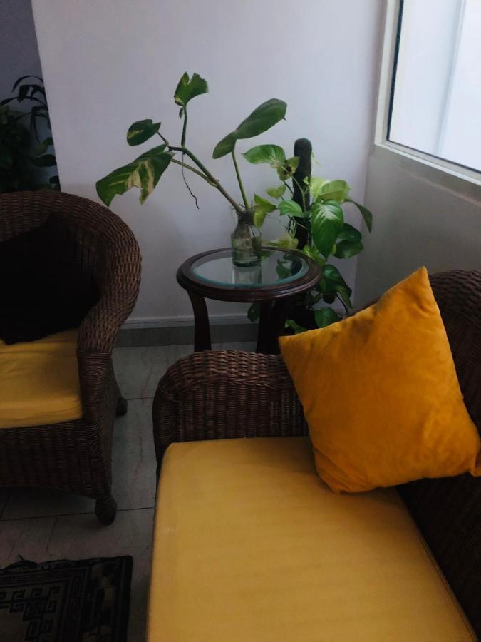 Bed and Breakfast The Neem Neu-Delhi Exterior foto