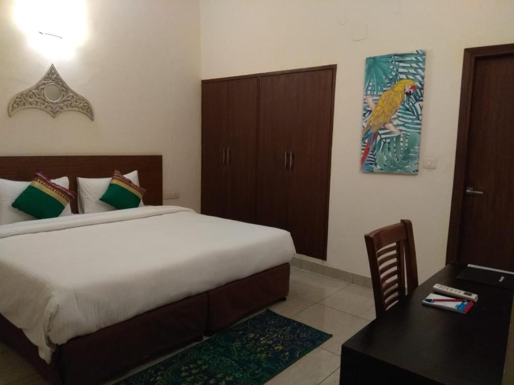 Bed and Breakfast The Neem Neu-Delhi Exterior foto