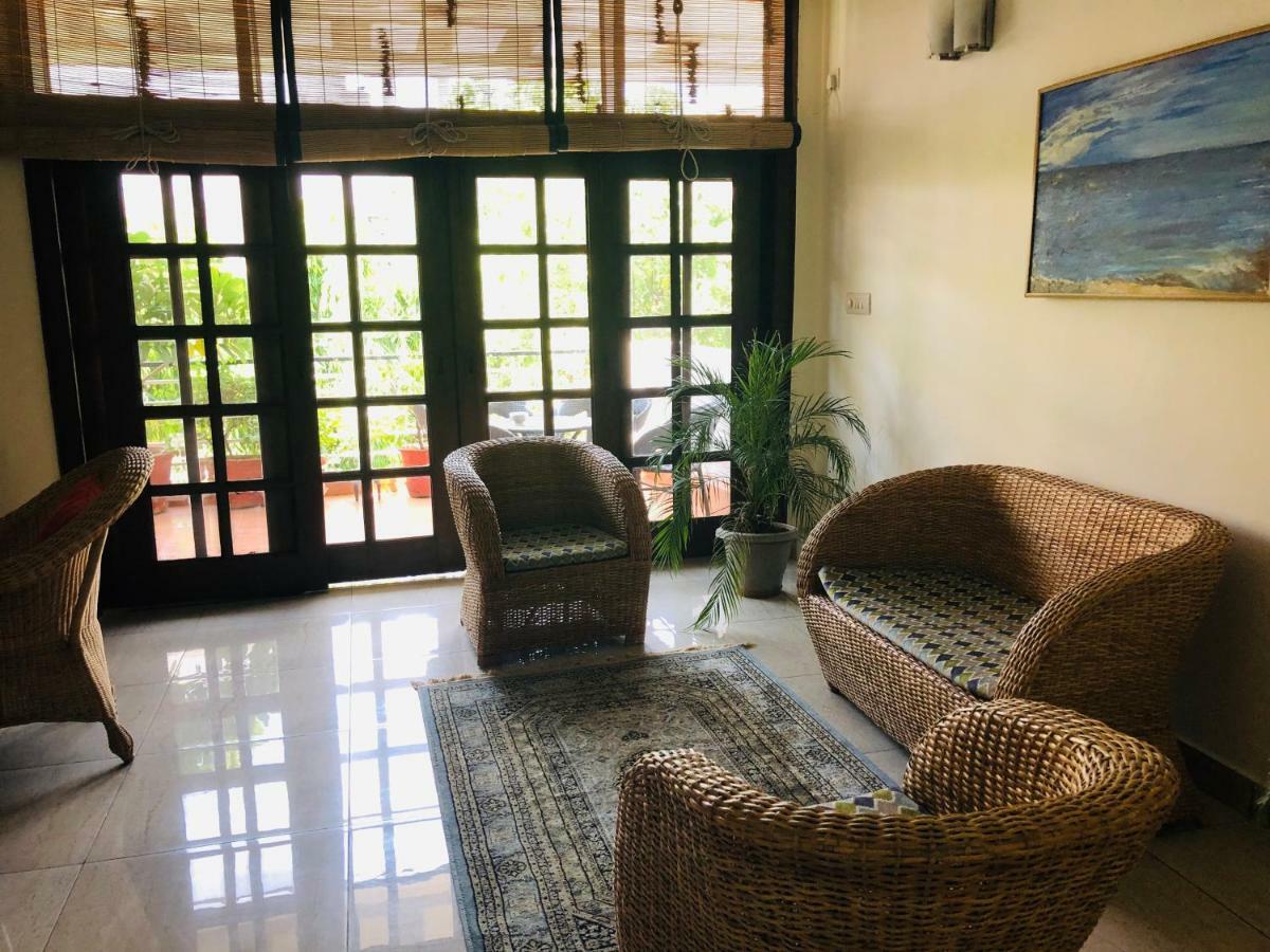 Bed and Breakfast The Neem Neu-Delhi Exterior foto