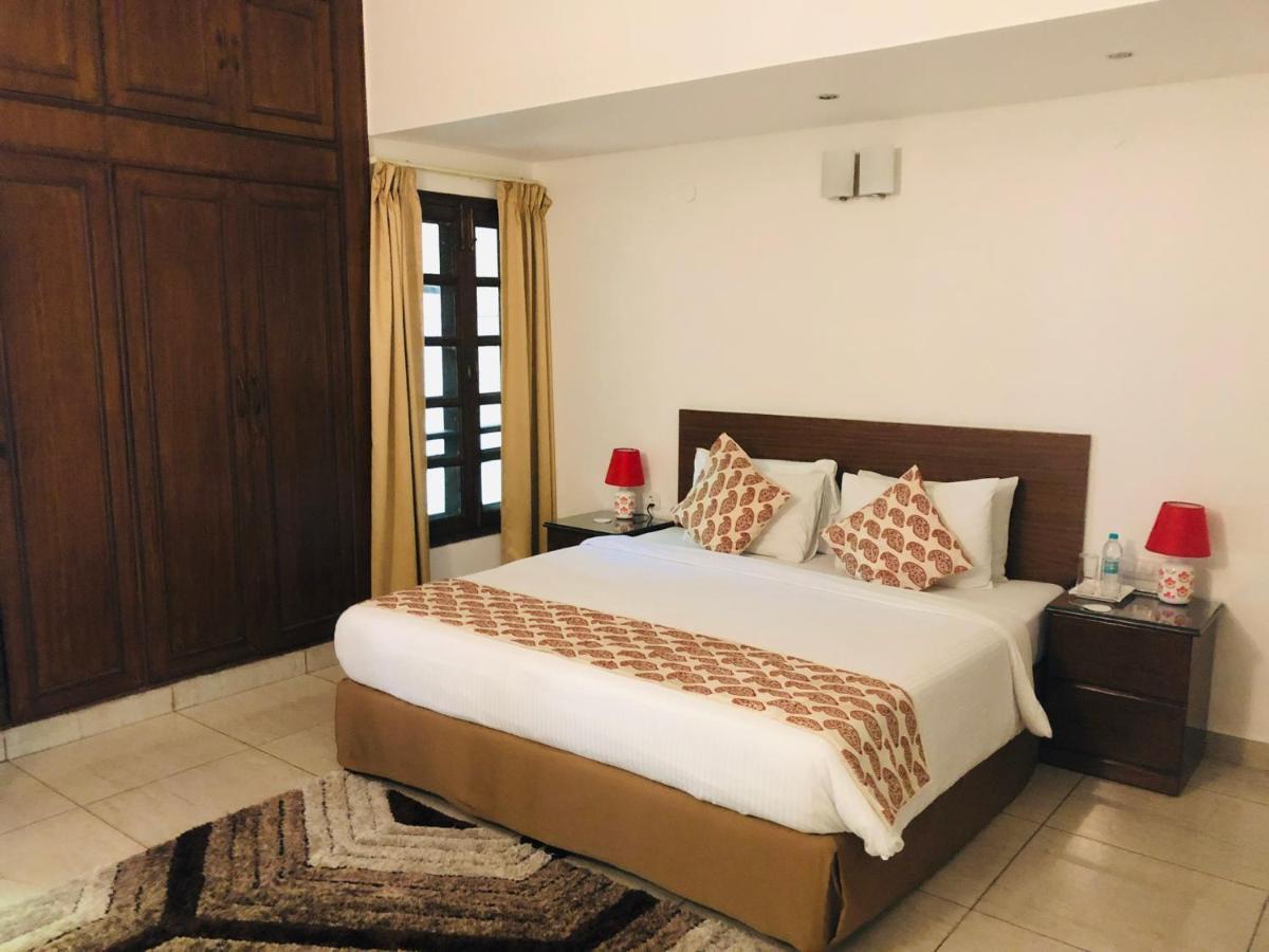 Bed and Breakfast The Neem Neu-Delhi Exterior foto
